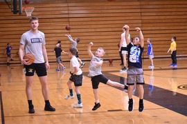 Little Huskies Boys Basketball Camp