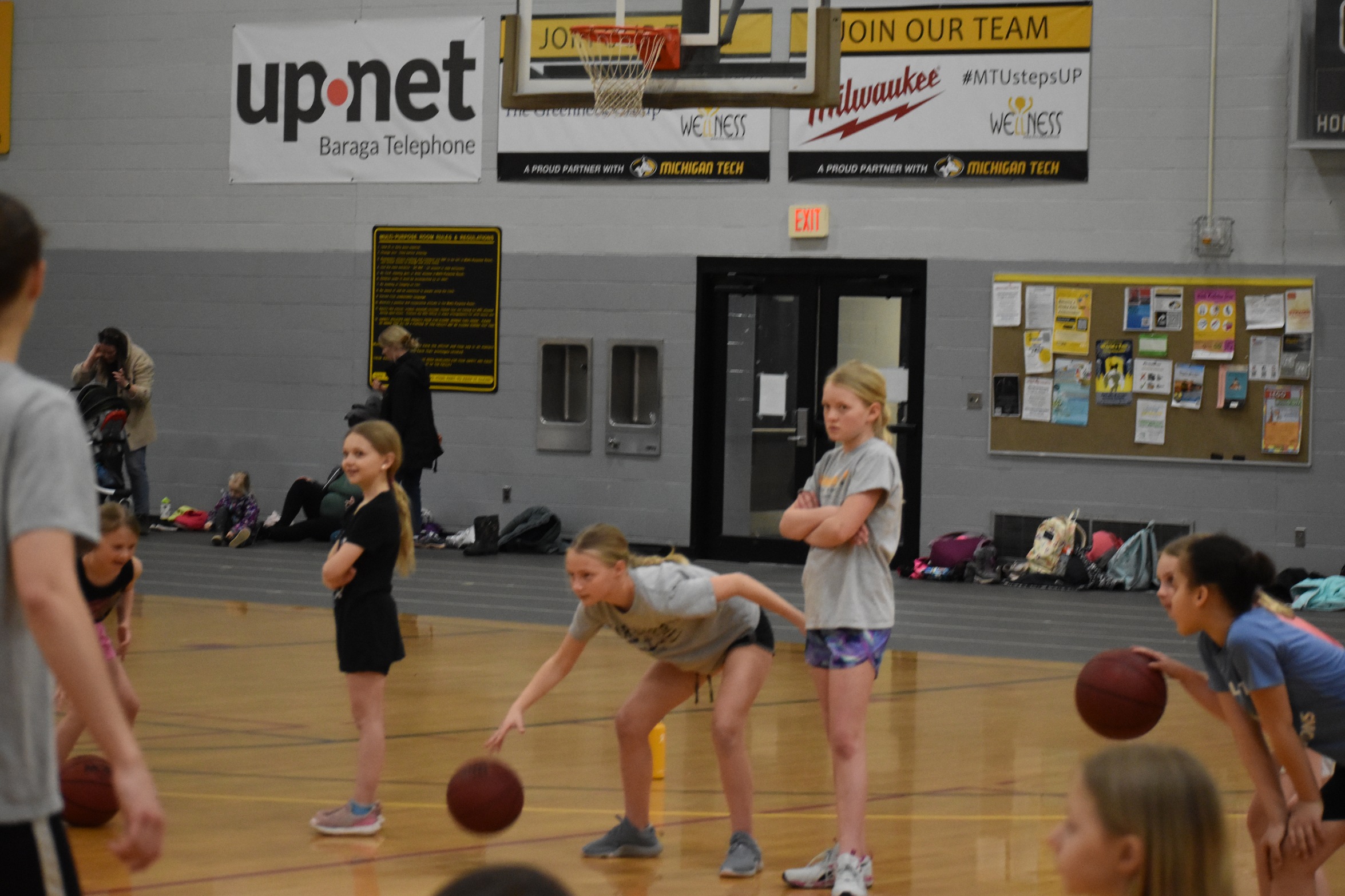 Spring 2024 Girls' Basketball Little Huskies Camp