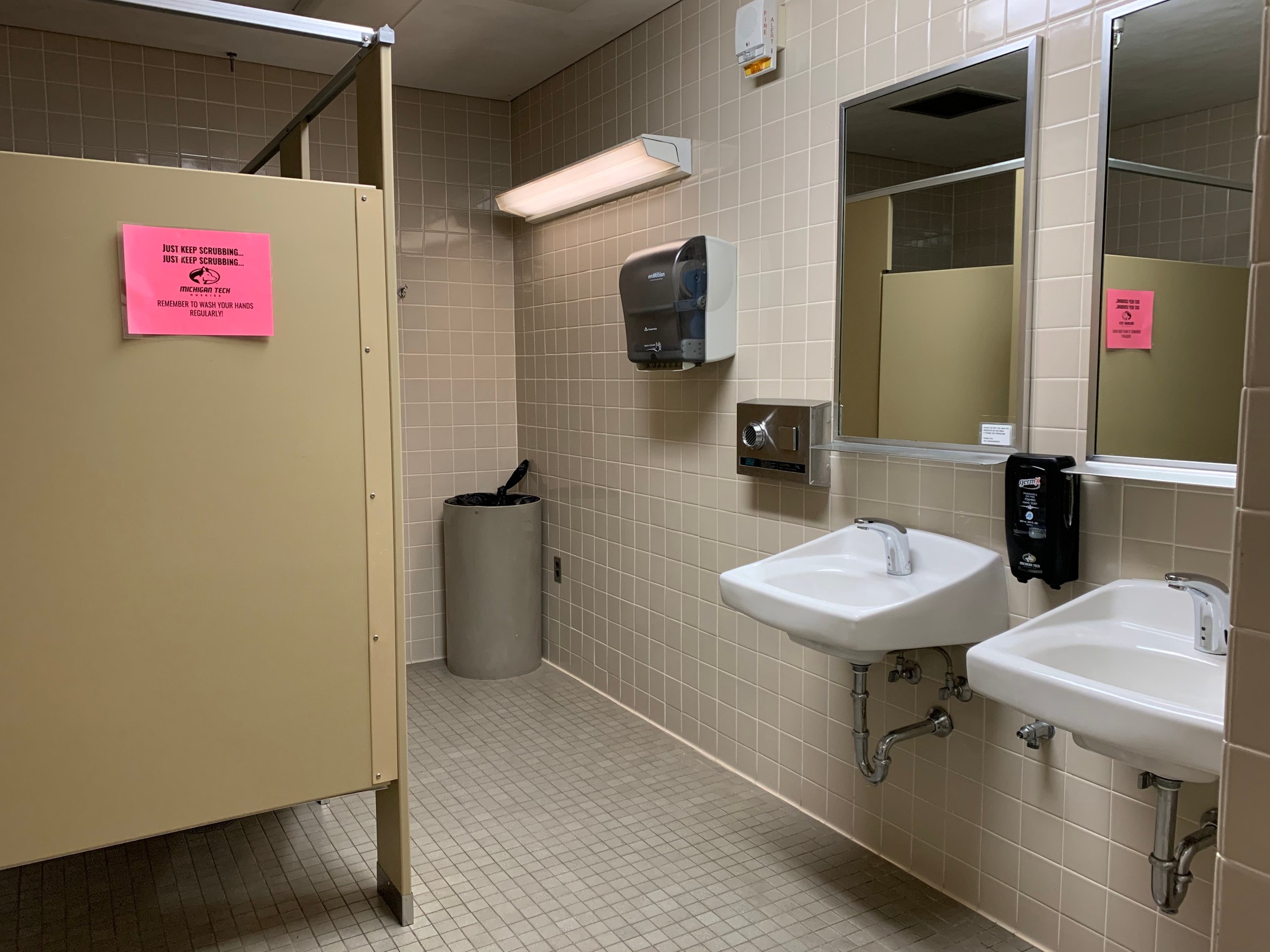 Restroom area, SDC Men's Membership Locker Room 104