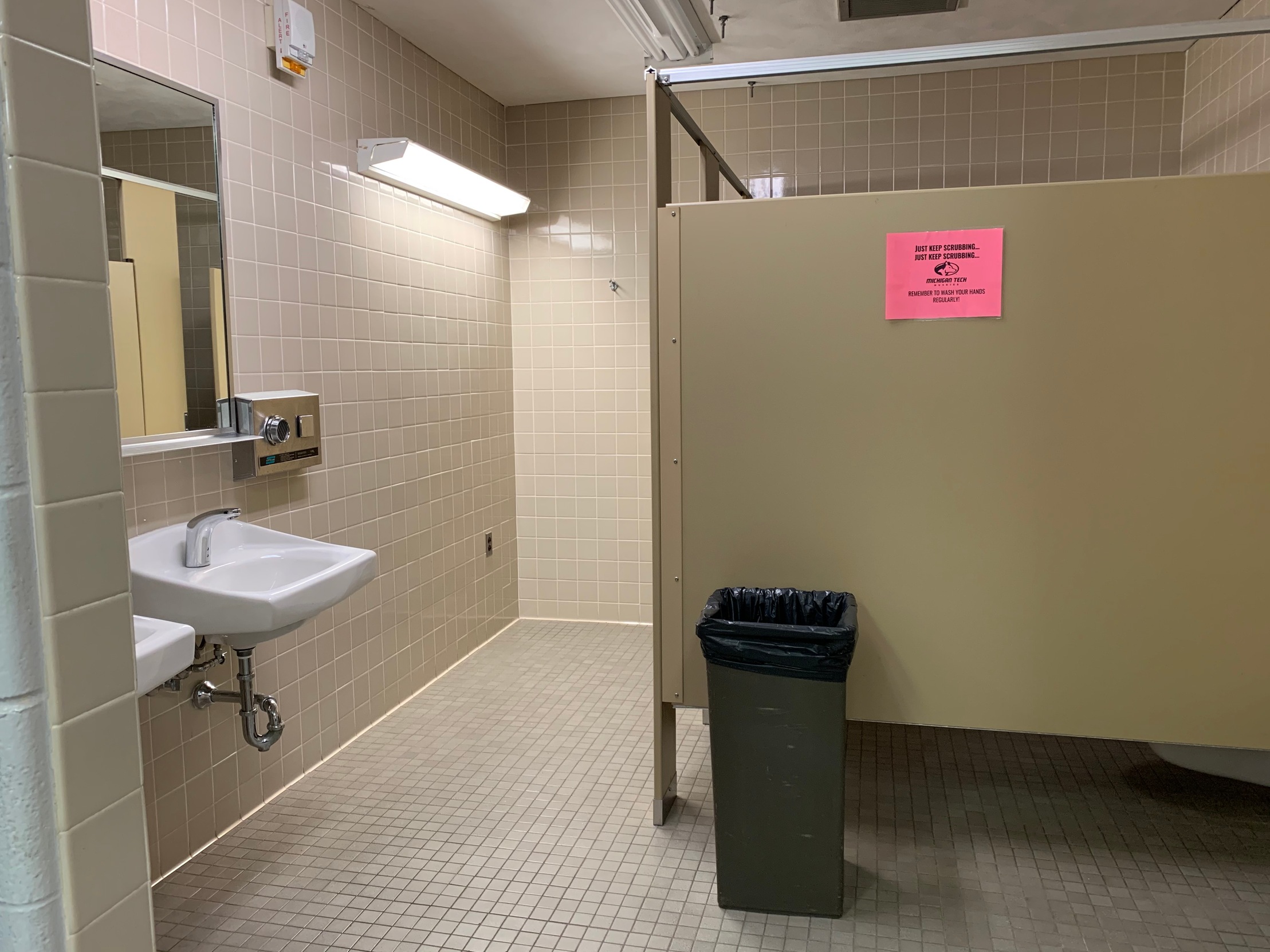 Restroom area, SDC Men's Membership Locker Room 105