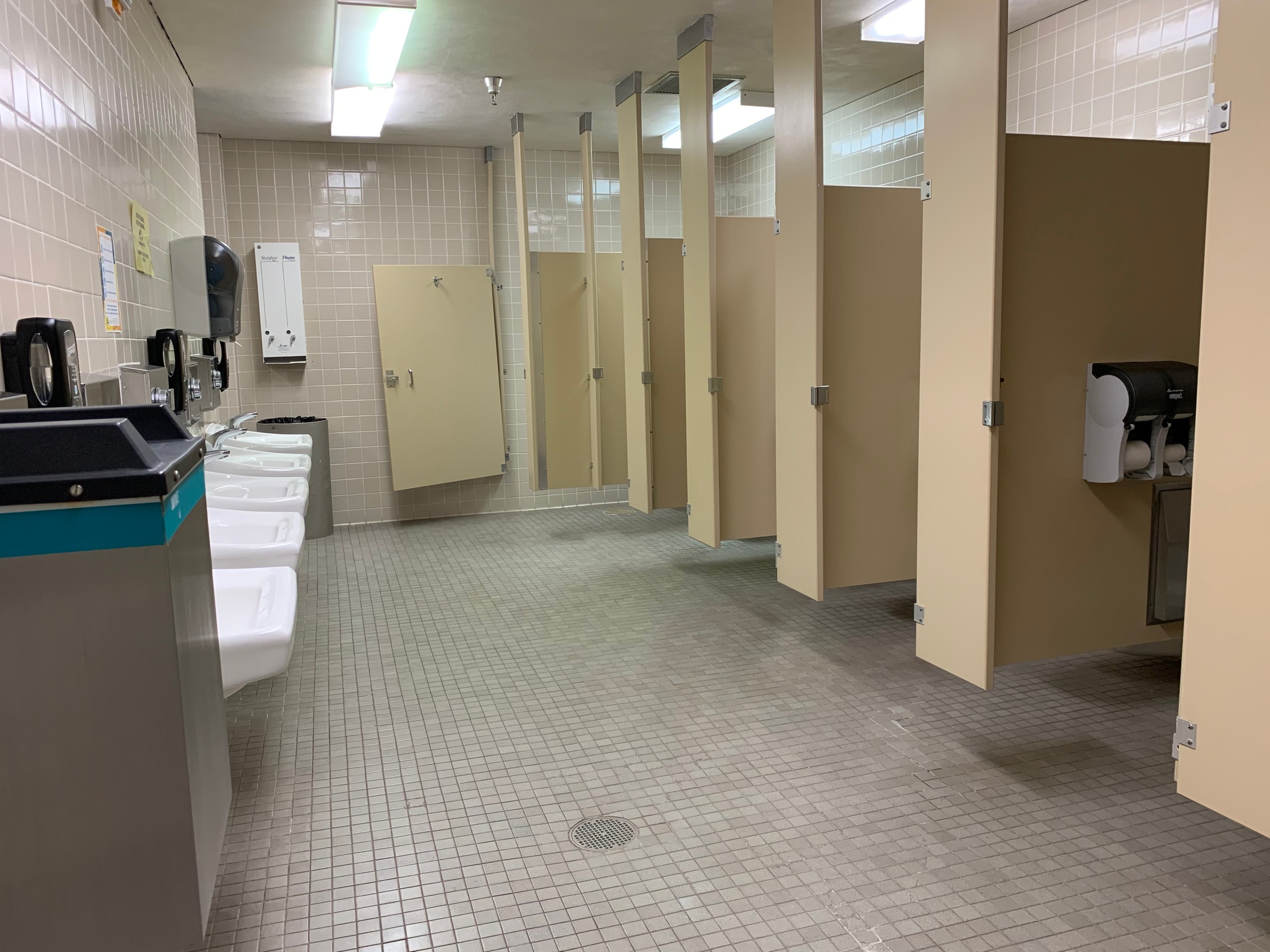 Restroom area, SDC Women's Public Locker Room 109